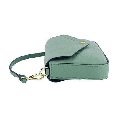 RB1023BF | Small Shoulder Bag with Removable Chain Strap in Genuine Leather Made in Italy. Flap Closure. Shiny Gold metal hardware - Mint color - Dimensions: 22 x 12 x 3 cm.